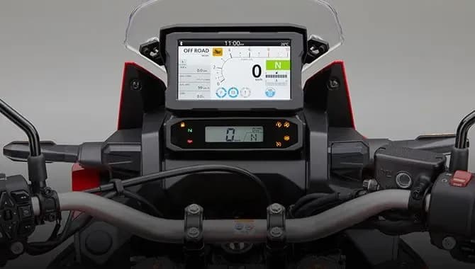The full colour Multi Information Display (MID) 6.5-inch TFT touch screen keeps you in control of all of the Africa Twin’s systems